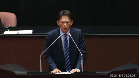 2025-06-24 09:00 第11屆 第3會期 主辦單位：院會 黃國昌委員質詢封面