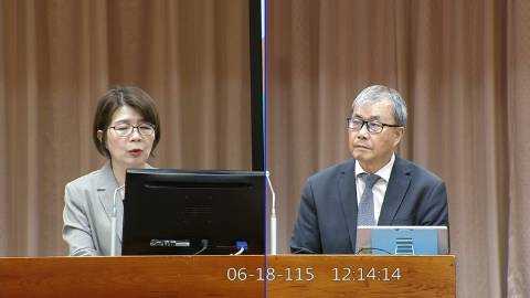 2026-06-18 09:00 第11屆 第5會期 主辦單位：教育及文化委員會 黃秀芳委員質詢封面