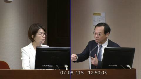 2026-07-08 09:00 第11屆 第5會期 主辦單位：社會福利及衛生環境委員會 黃秀芳委員質詢封面